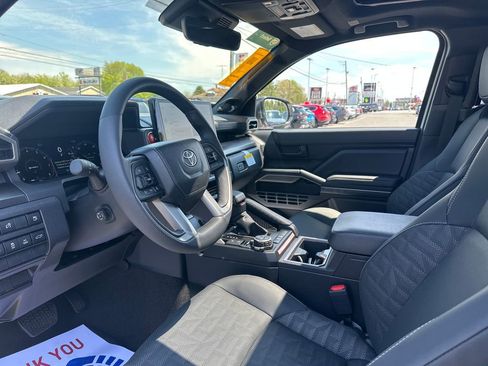 Used 2026 Toyota 4Runner TRD Off-Road Premium AWD/4WD image 9