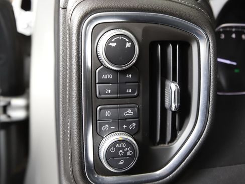 Used 2019 GMC Sierra 1500 SLT w/ SLT Premium Plus Package AWD/4WD image 23