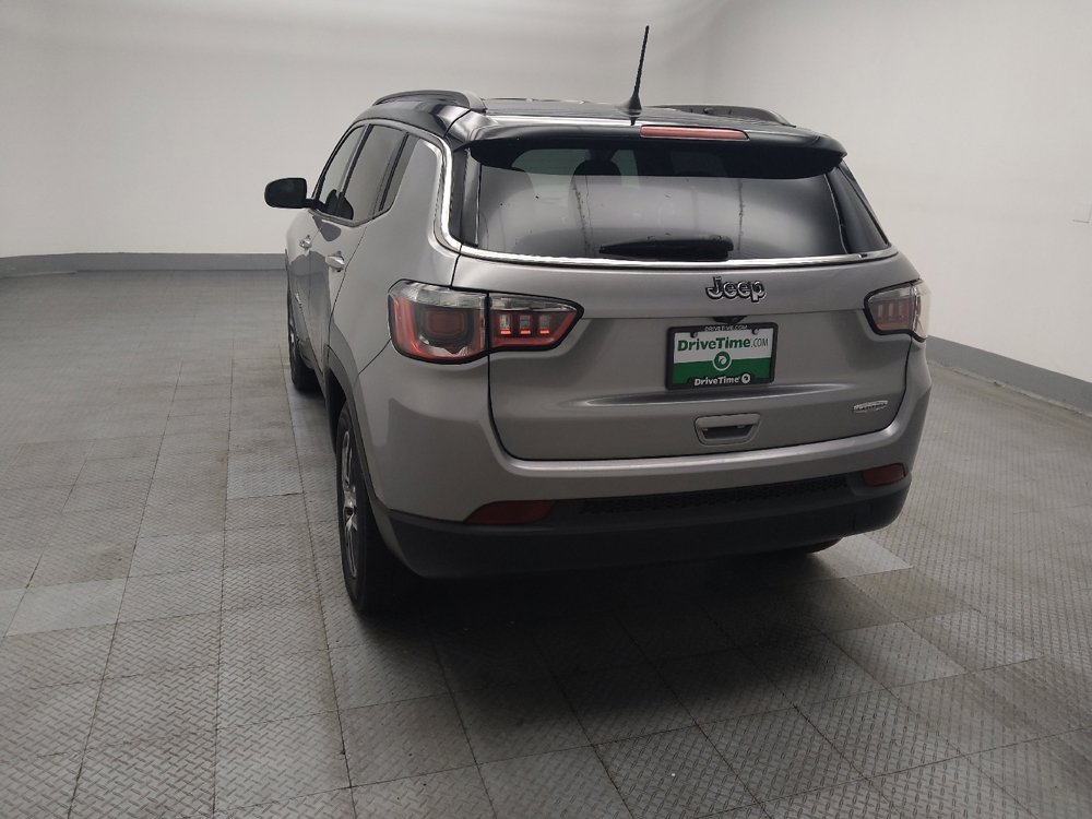 Used 2018 Jeep Compass Latitude w/ Popular Equipment Group FWD image 5