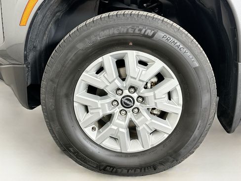 Used 2024 Nissan Frontier SV w/ SV Convenience Package AWD/4WD image 11