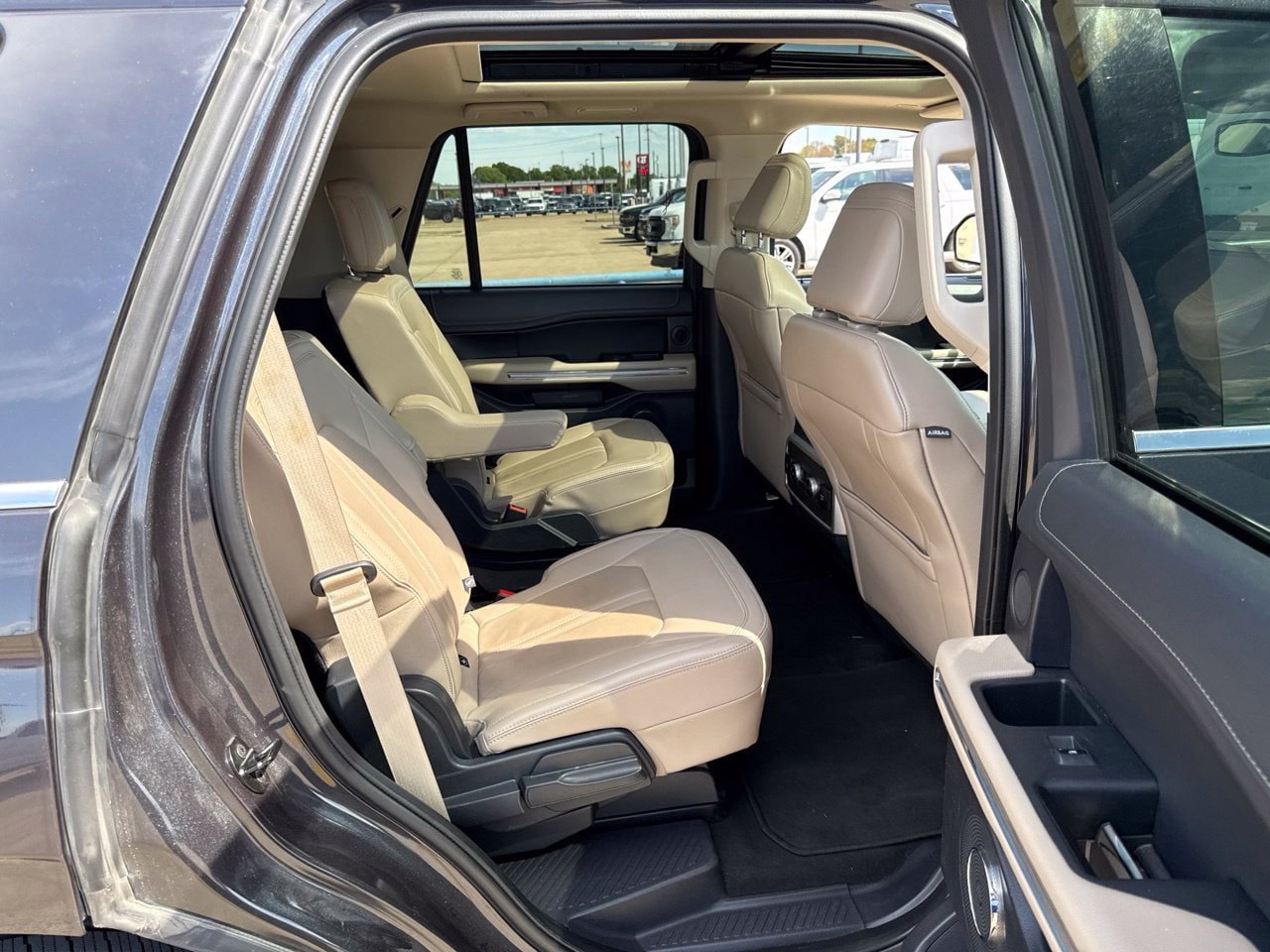Used 2024 Ford Expedition Limited RWD image 12