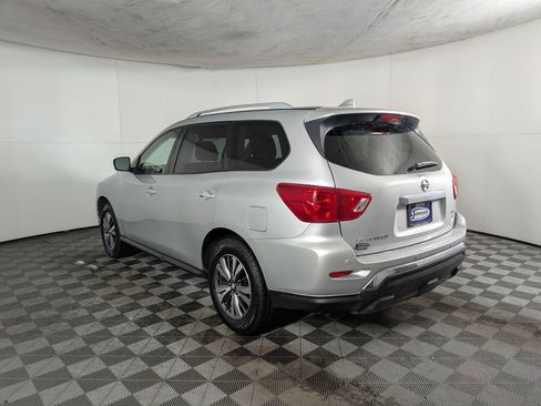 Used 2019 Nissan Pathfinder SV image 4
