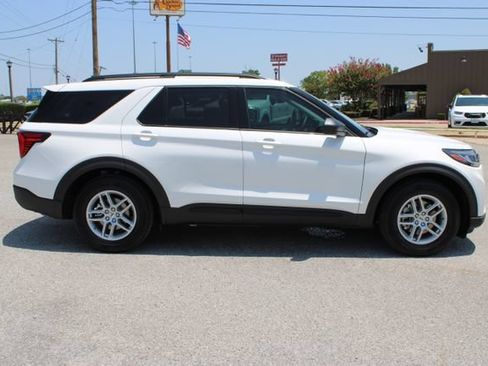 New 2026 Ford Explorer Active w/ Active Comfort Package RWD image 3