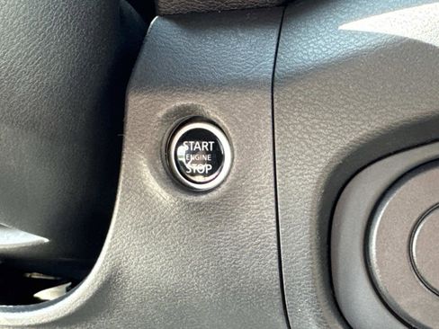 Used 2023 Nissan Frontier SV image 45