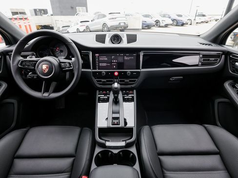 Certified 2026 Porsche Macan S AWD/4WD image 25