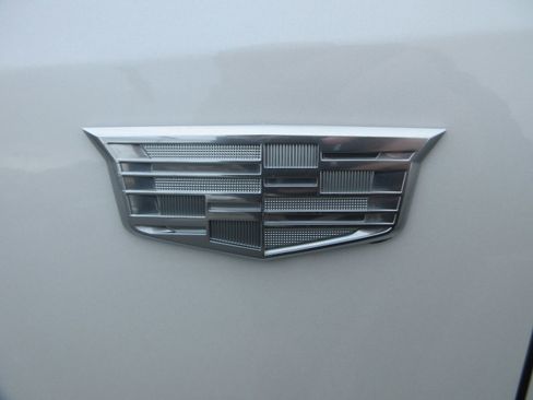 Used 2019 Cadillac XT5 Platinum image 3