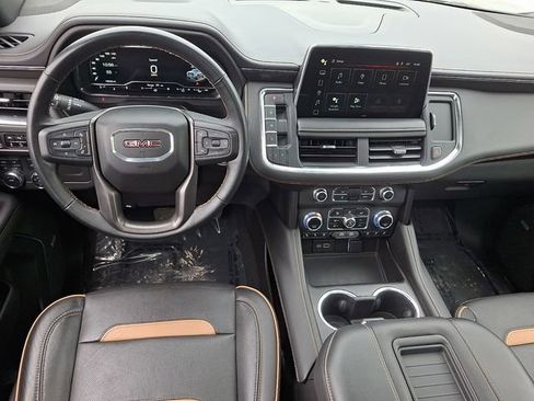 Used 2023 GMC Yukon AT4 AWD/4WD image 3