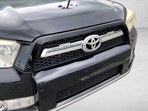 Used 2011 Toyota 4Runner SR5 AWD/4WD image 27