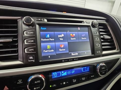 Used 2017 Toyota Highlander Limited FWD image 18