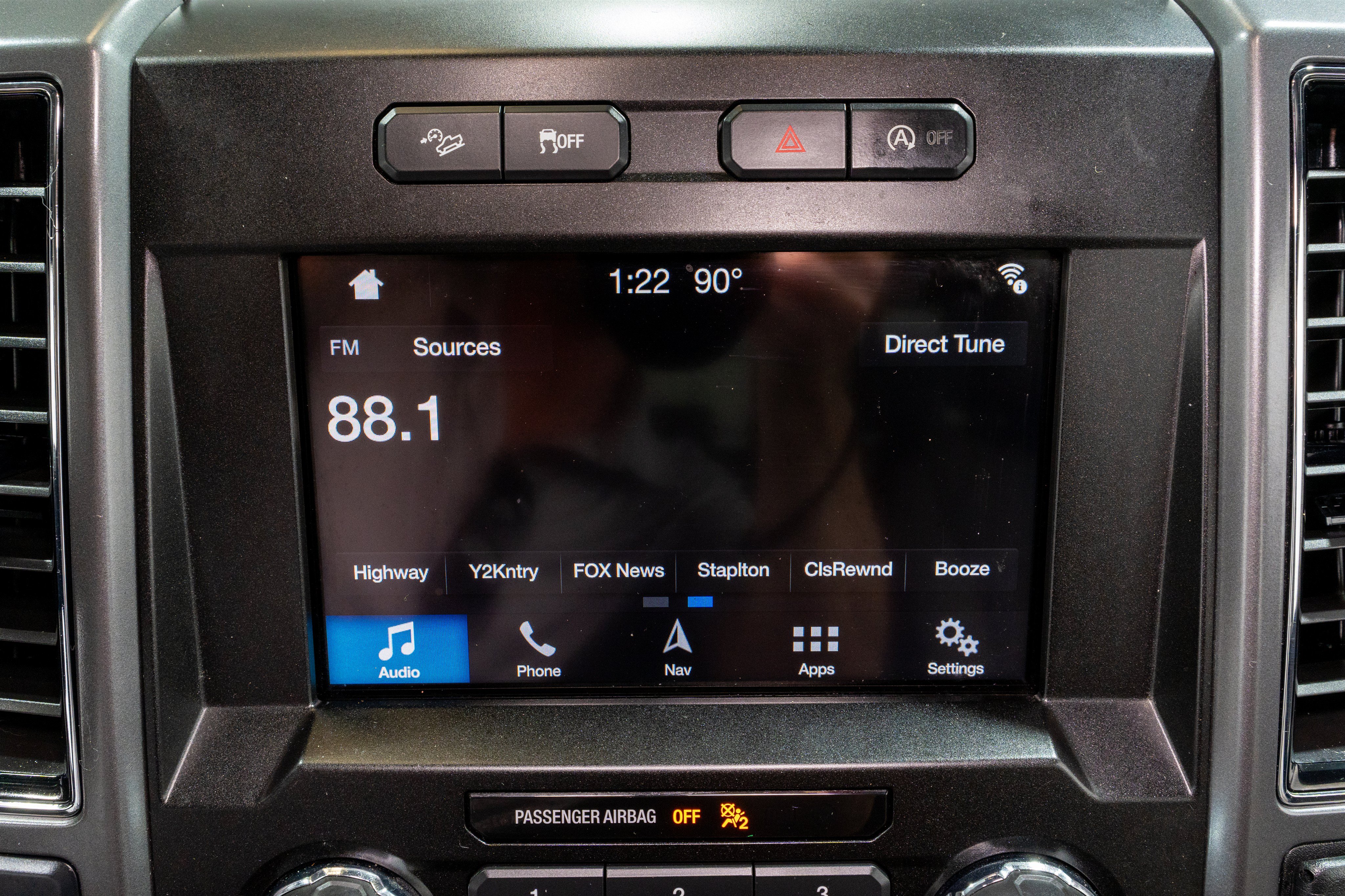 Used 2019 Ford F150 XLT w/ Equipment Group 302A Luxury AWD/4WD image 18