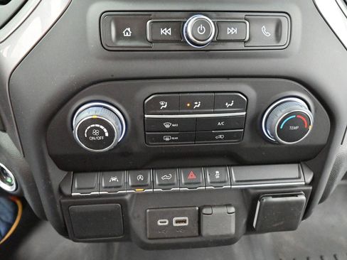 Used 2022 Chevrolet Silverado 1500 Custom image 22