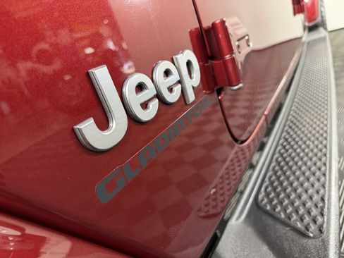Used 2021 Jeep Gladiator Overland w/ Popular Equipment Package AWD/4WD image 50