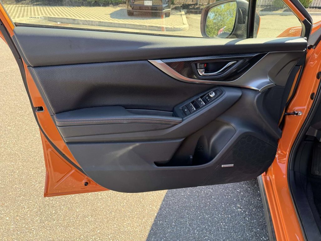 Used 2020 Subaru Crosstrek 2.0i Limited w/ Moonroof Package w/Navigation AWD/4WD image 13