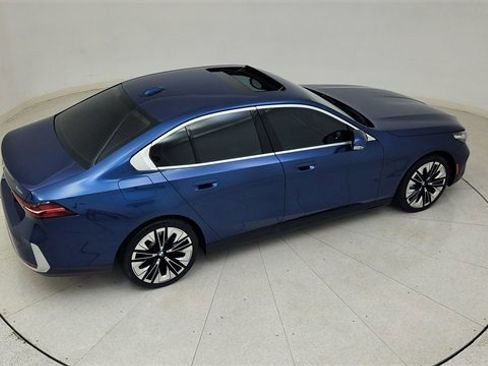 Used 2024 BMW 530i xDrive 530i xDrive w/ Premium Package image 82