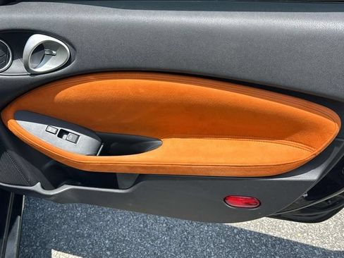 Used 2017 Nissan 370Z Touring RWD image 17