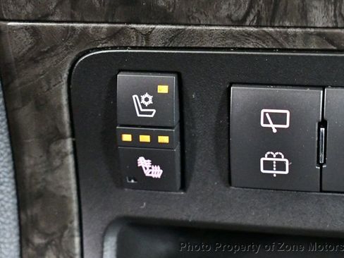 Used 2011 GMC Acadia Denali image 44