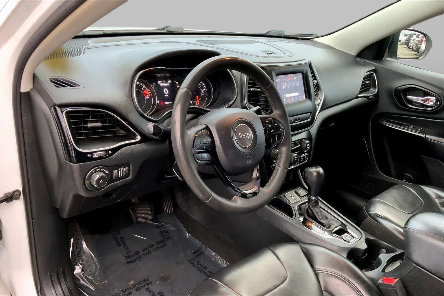 Used 2020 Jeep Cherokee Latitude Plus FWD image 14