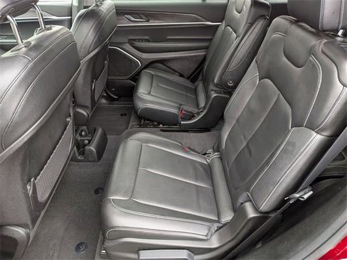 Used 2022 Jeep Grand Cherokee L Limited w/ Black Appearance Package image 24