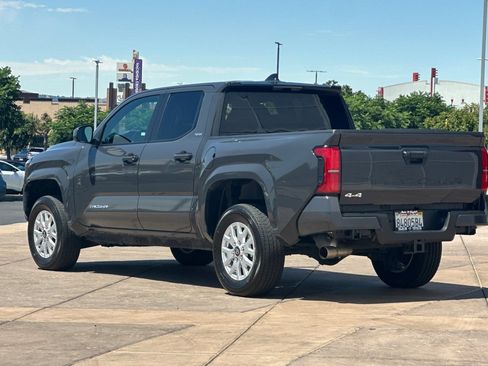 Certified 2024 Toyota Tacoma SR5 AWD/4WD image 6