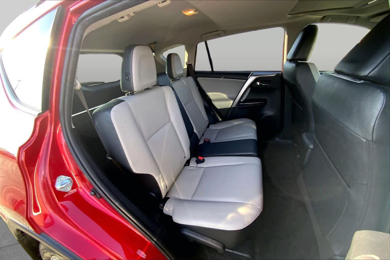 Used 2017 Toyota RAV4 Limited FWD image 19