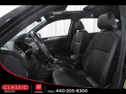 Used 2023 Volkswagen Tiguan SE R-Line AWD/4WD image 5