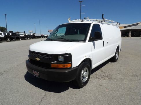 Used 2017 Chevrolet Express 2500 image 54