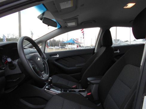 Used 2016 Kia Forte LX image 8