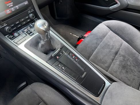 Used 2018 Porsche 718 Cayman RWD image 22