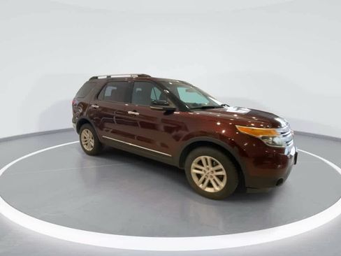 Used 2012 Ford Explorer XLT AWD/4WD image 2