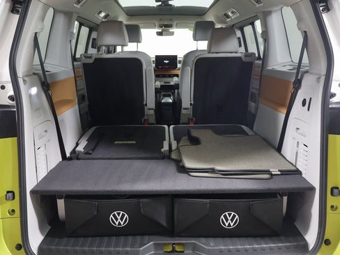 Used 2025 Volkswagen ID. Buzz 1st Edition image 15