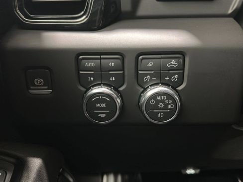 Used 2023 GMC Sierra 1500 AT4 w/ Technology Package image 16