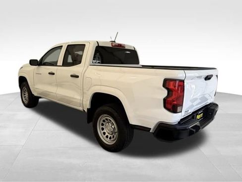 Used 2024 Chevrolet Colorado W/T image 2
