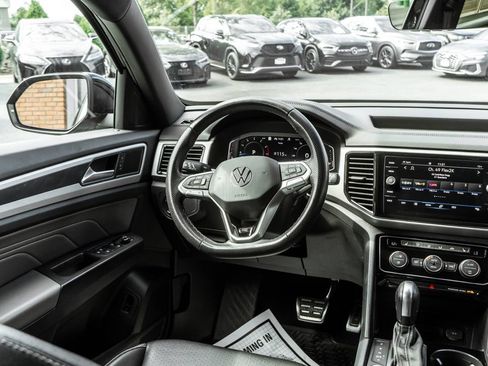 Used 2023 Volkswagen Atlas Cross Sport SEL R-Line AWD/4WD image 13