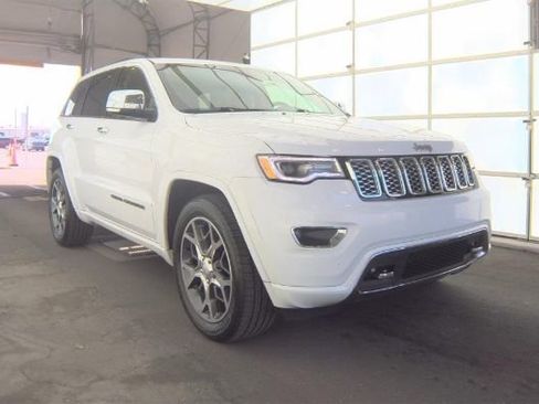 Used 2020 Jeep Grand Cherokee Overland image 2