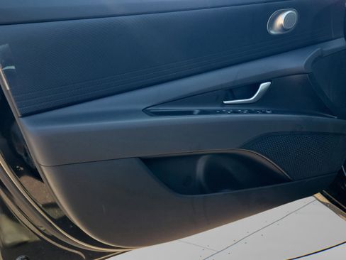 New 2026 Hyundai Elantra SE image 25