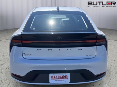 Certified 2025 Toyota Prius LE image 4