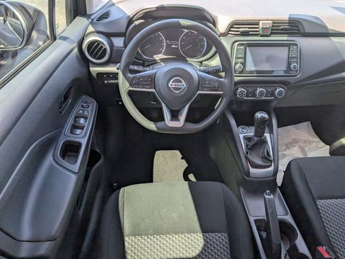 Used 2021 Nissan Versa S FWD image 8