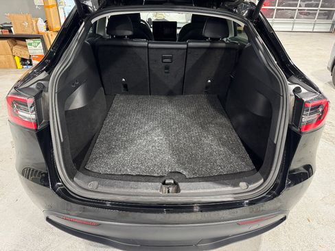 Used 2021 Tesla Model Y Long Range image 23