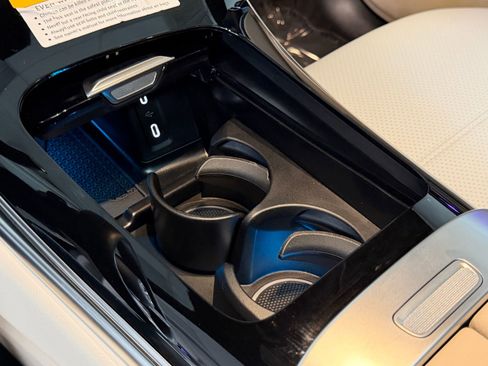 Used 2026 Mercedes-Benz GLC 300 image 34