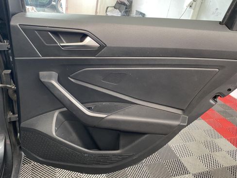 Used 2019 Volkswagen Jetta R-Line FWD image 10