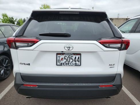 Used 2025 Toyota RAV4 XLE AWD/4WD image 3