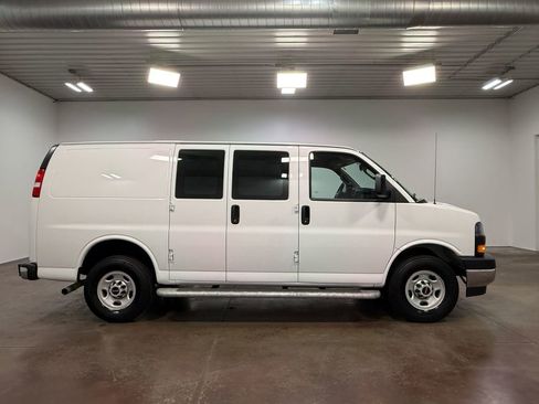 Used 2024 GMC Savana 2500 w/ Driver Convenience Package image 28