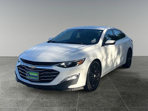 Used 2024 Chevrolet Malibu LT FWD image 3