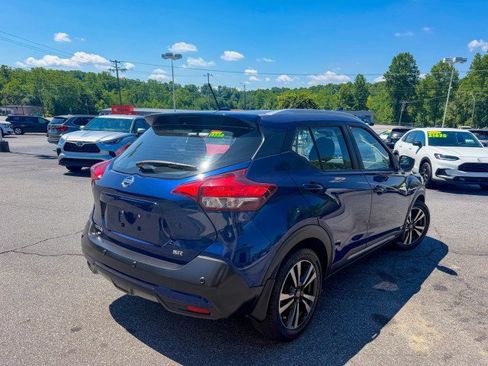 Used 2020 Nissan Kicks SR w/ SR Premium Package FWD image 4