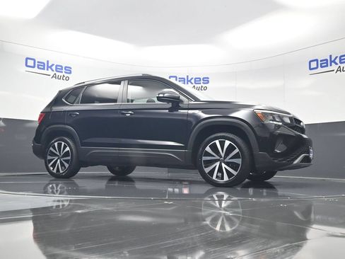 Used 2024 Volkswagen Taos SE FWD image 36