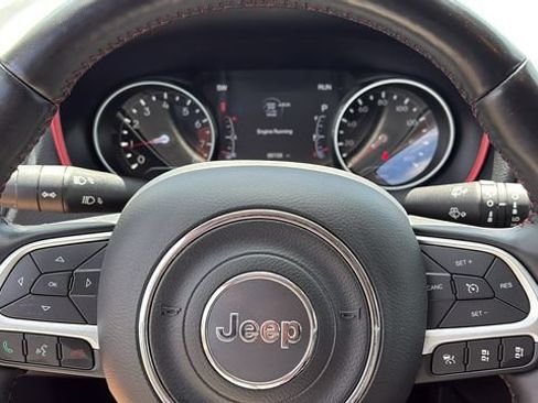 Used 2021 Jeep Compass Trailhawk AWD/4WD image 11