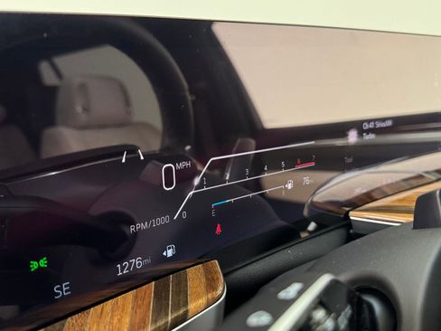 New 2025 Cadillac Escalade Sport Platinum w/ LPO, ONYX Package image 23