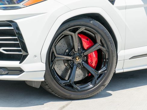 Used 2020 Lamborghini Urus AWD/4WD image 23