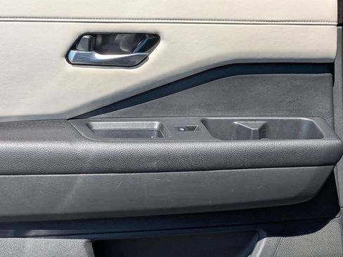 Certified 2024 Nissan Pathfinder SL image 26