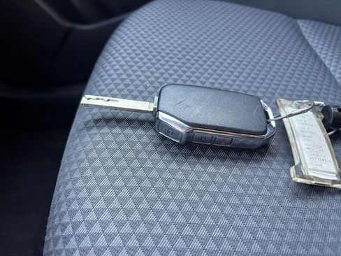Used 2025 Kia Soul LX w/ LX Technology Package FWD image 21